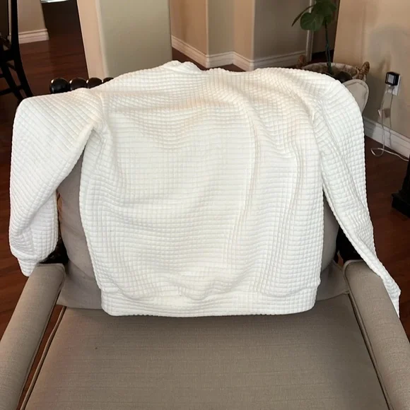 Shewin HOODED SWEATSHIRT with POCKET - Picture 5 of 8